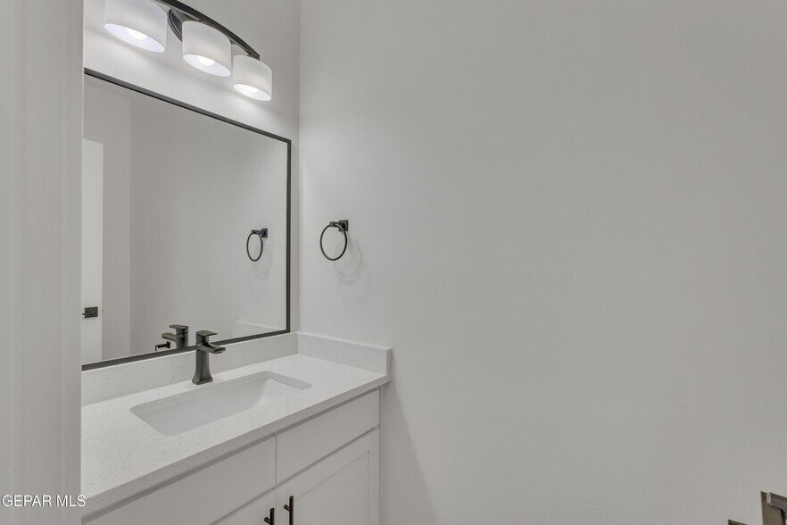 Building Photo - 12716 Middlesbrough Ave