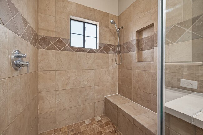 Building Photo - 5211 Eigel St