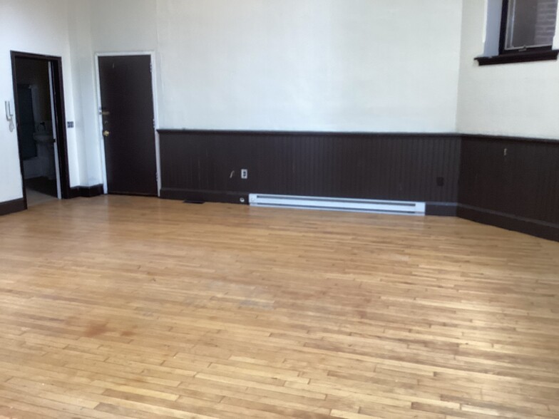 Building Photo - 151 W Salaignac St