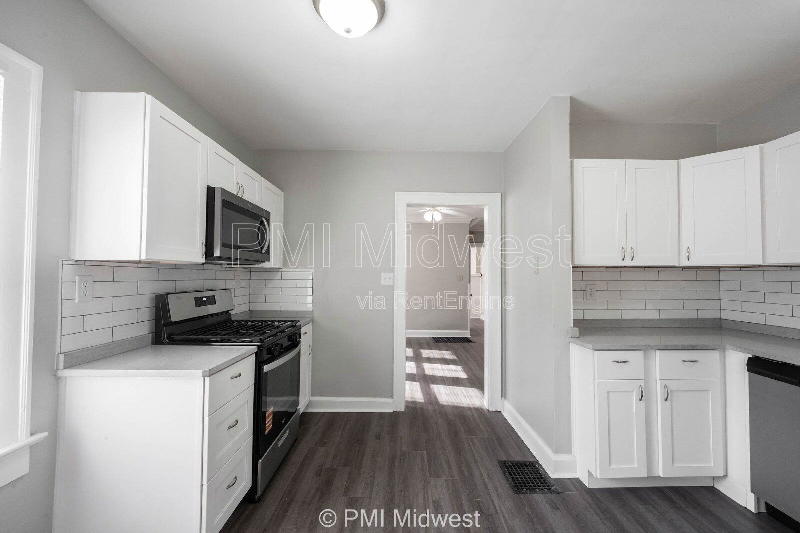 Building Photo - 3945 Central Ave