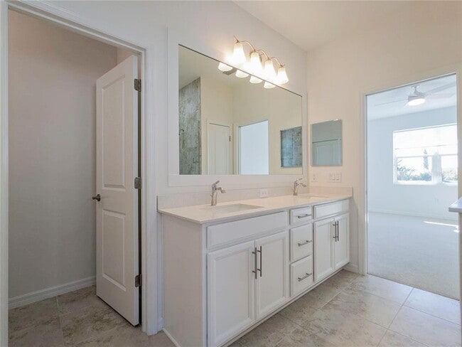 Building Photo - 8125 Sternway Rd