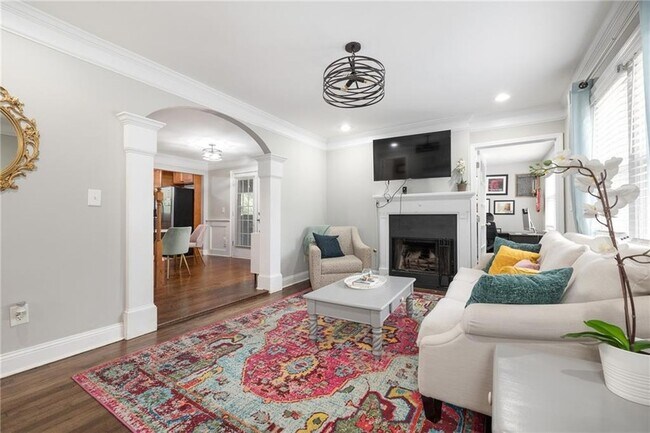 Building Photo - 365 S Howard St SE