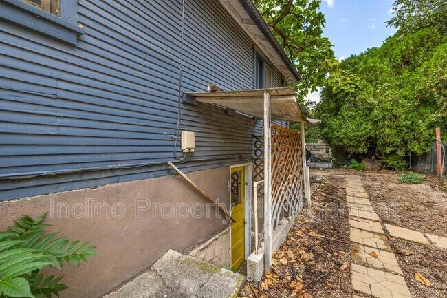 Building Photo - 457 E 100 S St