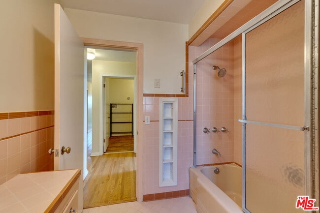 Building Photo - 214 Bellino Dr