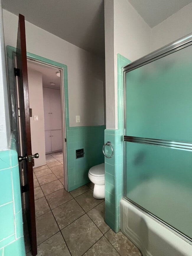 Building Photo - 544 W 120th St