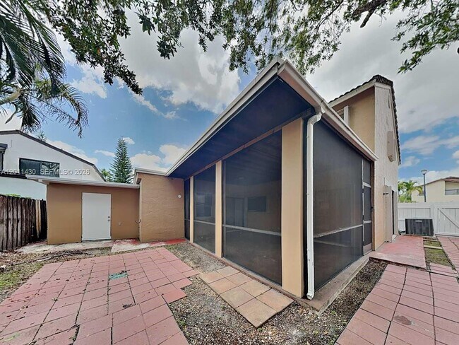 Building Photo - 10420 SW 67th St