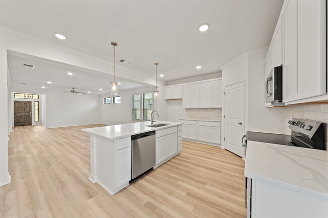 Building Photo - 7228 Caladium Dr
