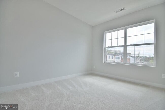 Building Photo - 8276 Safarian Way