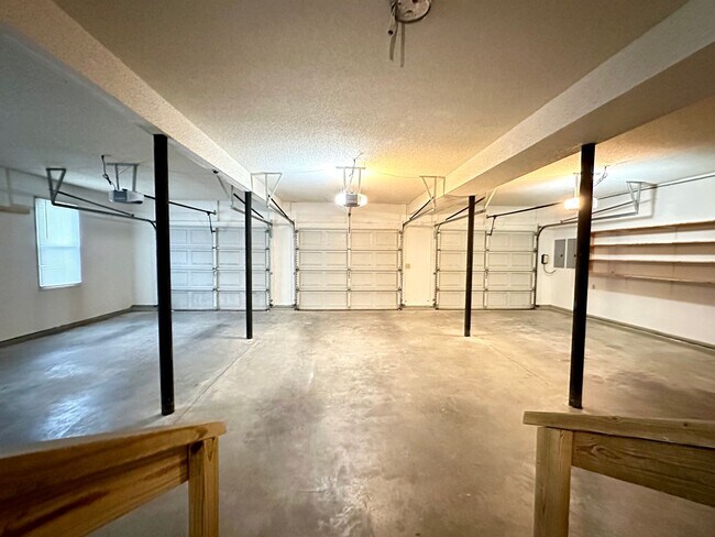 Building Photo - Stunning Single-Family Home with Plenty of...