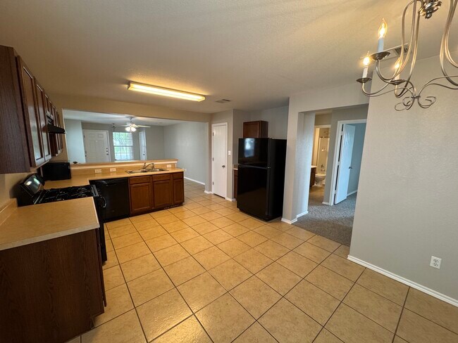Building Photo - 6733 Plains Crest Dr