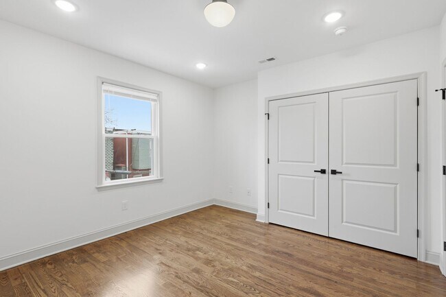 Building Photo - 4695 N 16th St