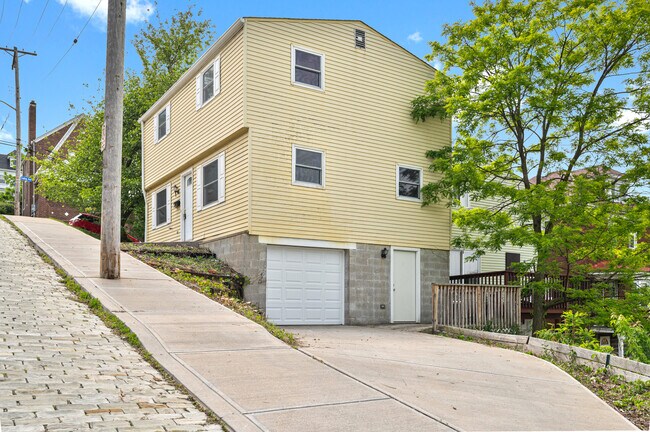 Building Photo - 759 Gallion Ave