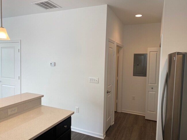 Building Photo - 1628 Brimington Ln