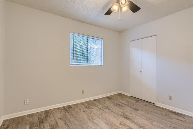 Building Photo - 2712 Parker Ln