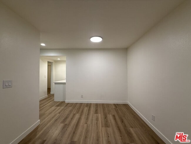 Building Photo - 314 S Clark Dr