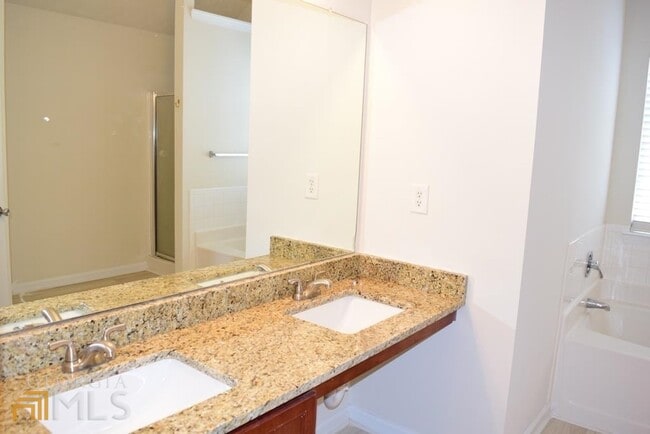 Building Photo - 43 Churchill Park Dr