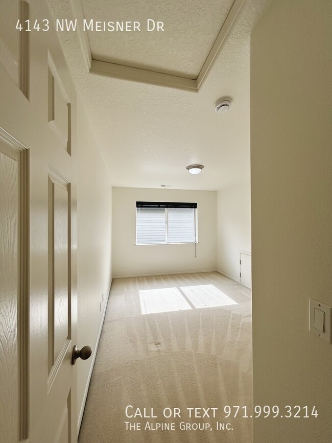 Building Photo - 4143 NW Meisner Dr