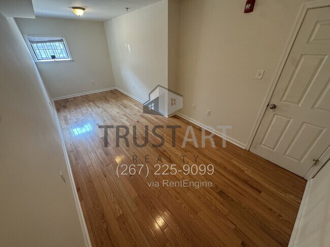 Building Photo - 1609 W Diamond St