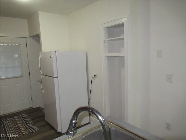 Building Photo - 3754 W 130th St