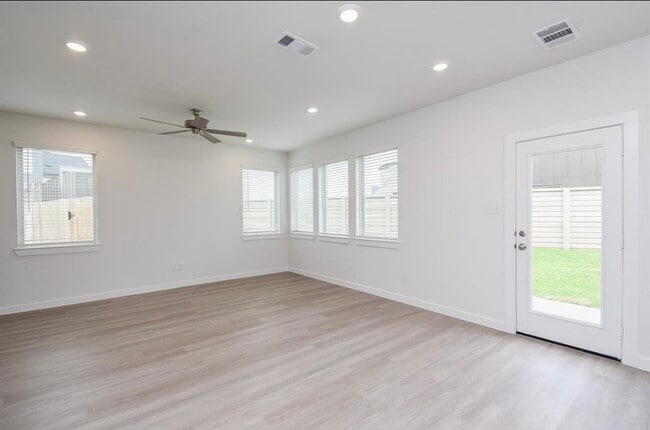 Building Photo - 17231 Walden Lk Ln