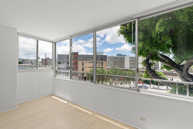 Building Photo - The Barclay 2bd/2ba/1pkg