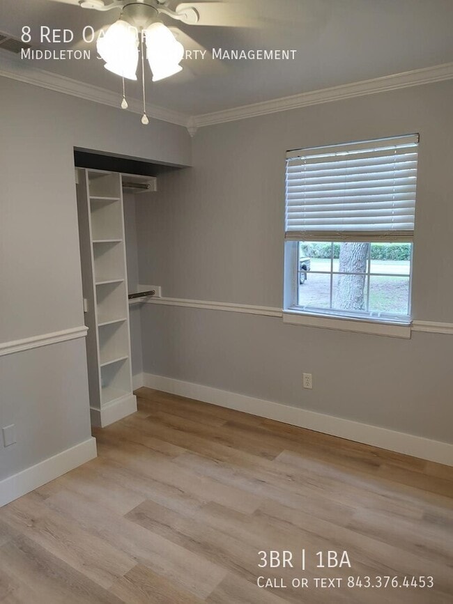 Building Photo - 8 Red Oak Dr