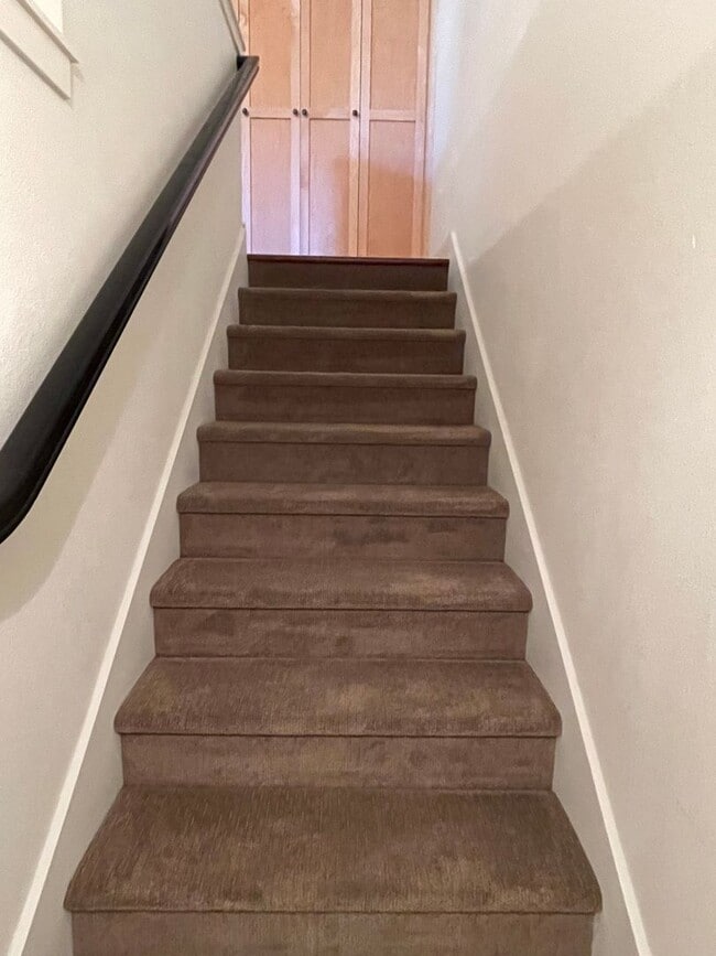 Building Photo - 1862 NW Shevlin Park Rd