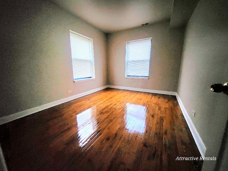 Building Photo - 4844 W Adams St