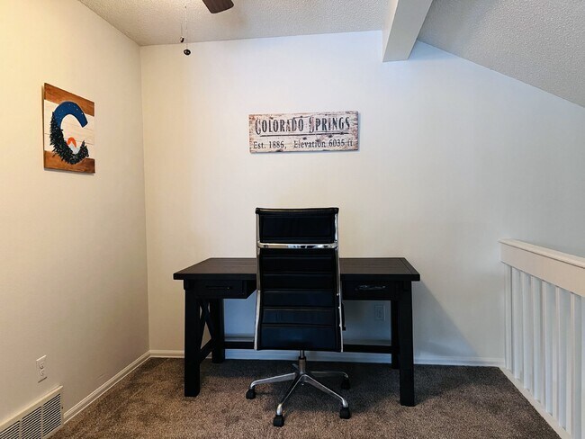 Building Photo - FULLY FURNISHED + ALL UTILITIES INCLUDED!