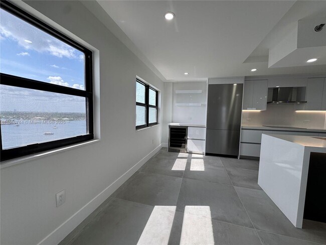 Building Photo - 1201 S Ocean Dr