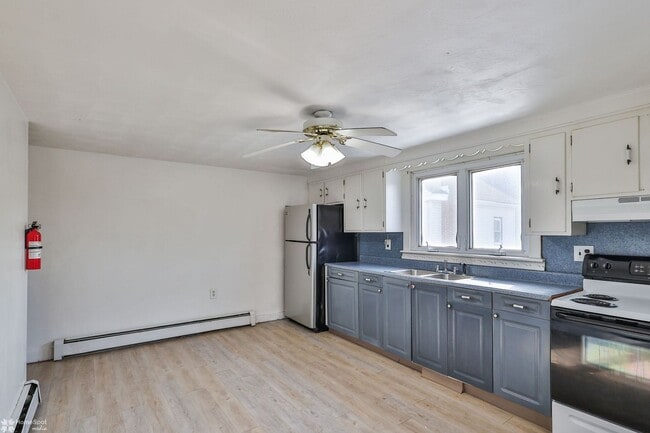 Building Photo - 50 W Catawissa St