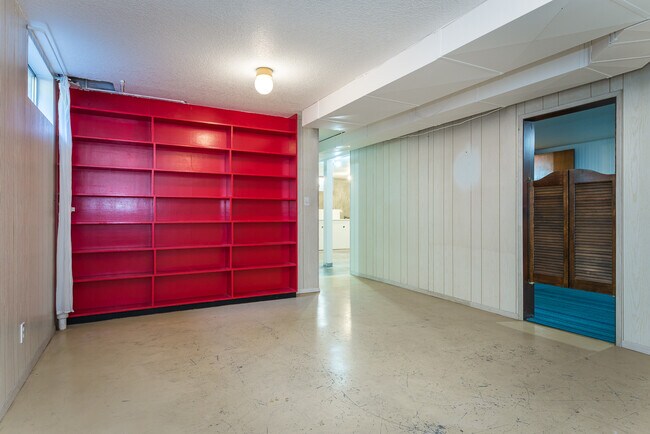 Building Photo - 3387 SE 10th Ave