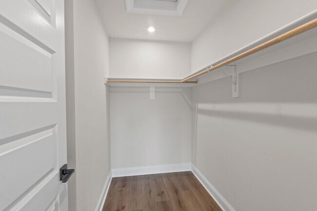 Building Photo - 2231 Leeham St