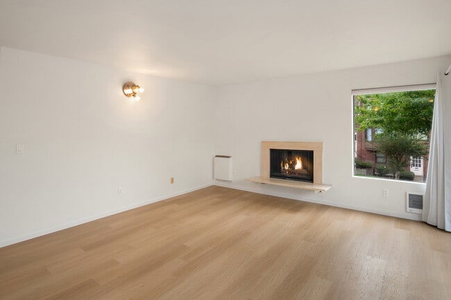 Building Photo - 4911 Fremont Ave N