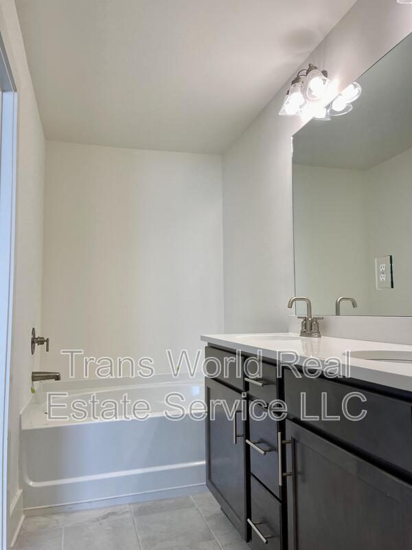Building Photo - 175 N Auburn Landing Pl