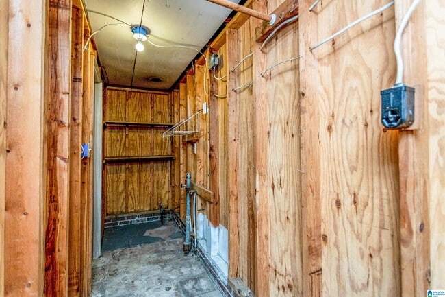 Building Photo - 929 Sherwood Forest Dr