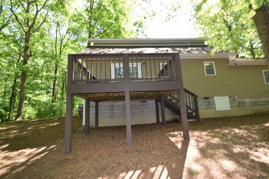 Building Photo - 16605 Janet Dr