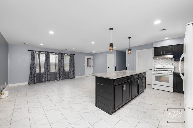 Building Photo - 1108 Karner Dr
