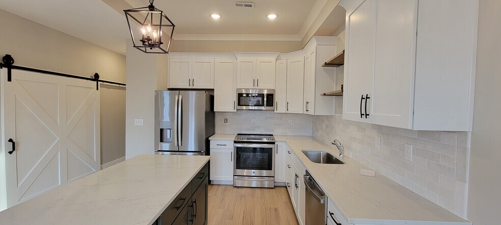 Building Photo - 10932 Monkshood Dr