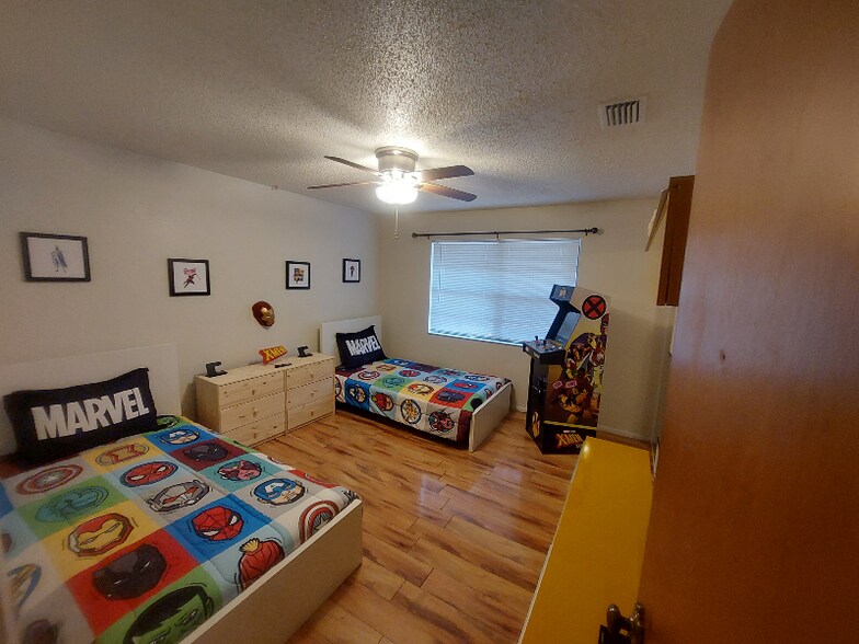 Primary Photo - 12216 N 59th St