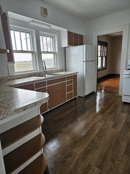 Building Photo - 5912 W 200 S