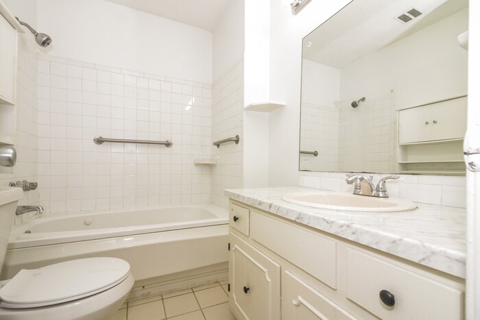 Building Photo - 6218 Ridgeline Dr