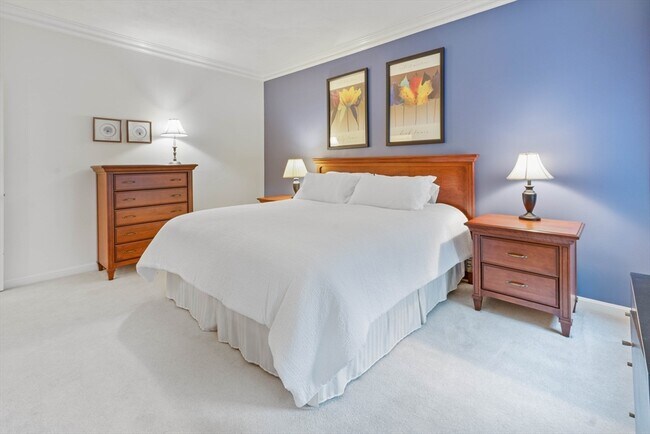 Building Photo - 237 W Newton St