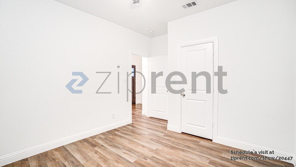 Building Photo - 631 Gould St