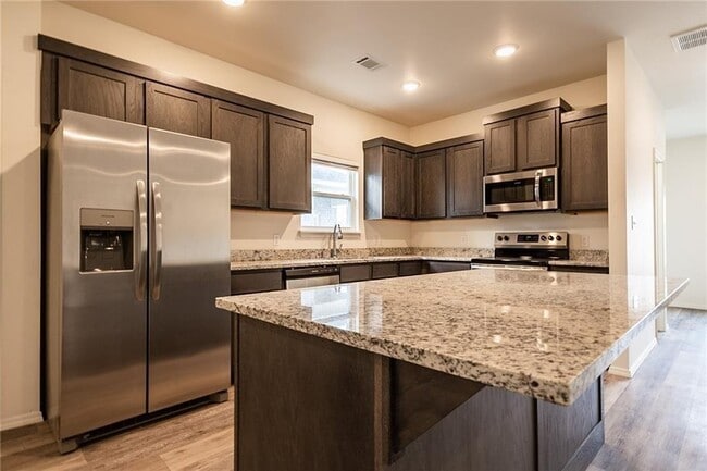 Building Photo - 825 S Rupple Rd