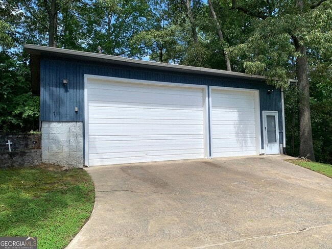 Building Photo - 6307 Wellington Way