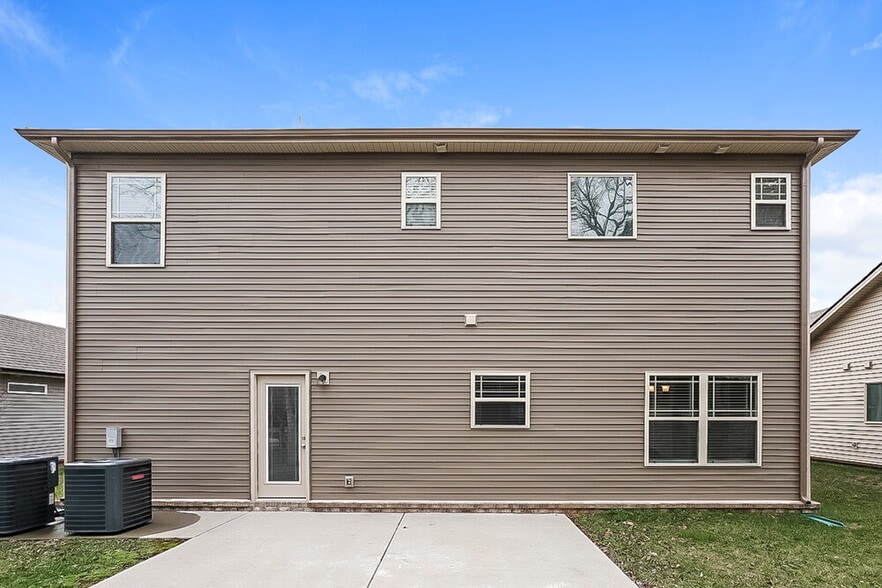 Building Photo - 3218 Mapleside Ln