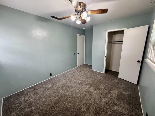 Building Photo - 1504 Red Fox Rd