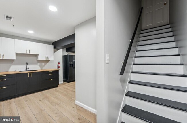 Building Photo - 7006 Friendship Rd