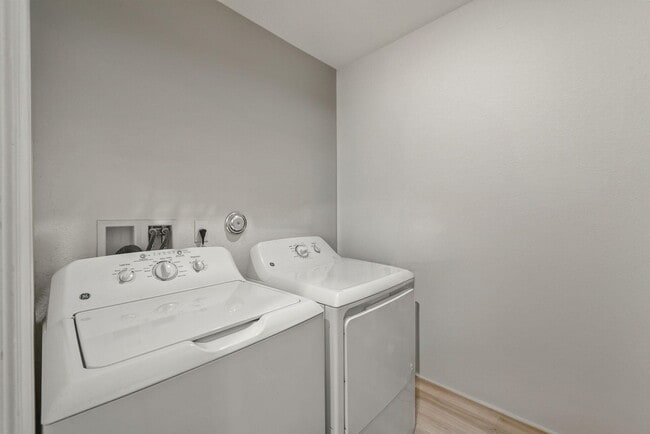 Building Photo - 7294 NW Farnsworth Cir